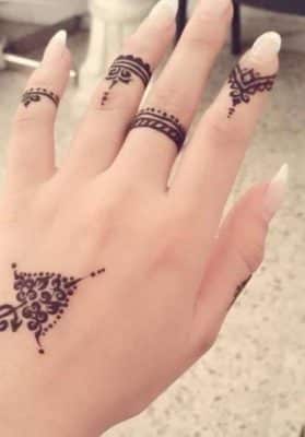simple henna design 11
