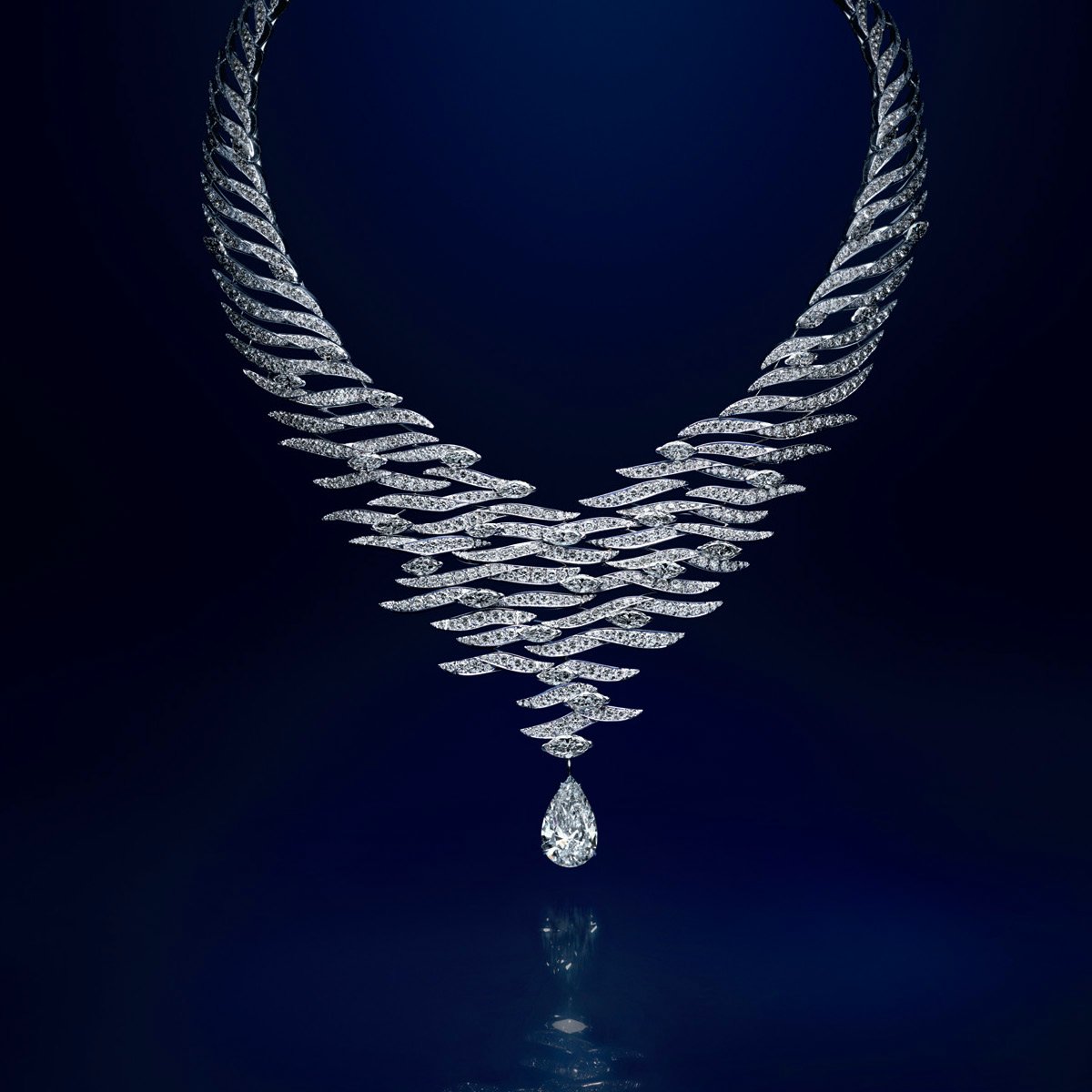 قلادة Ondes et Merveilles de Chaumet من شوميه  Chaumet