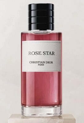 11 عطرًا من ورد الطائف تخطف القلوب في 2025 3 عطر Oud Couture, Carolina Herrera